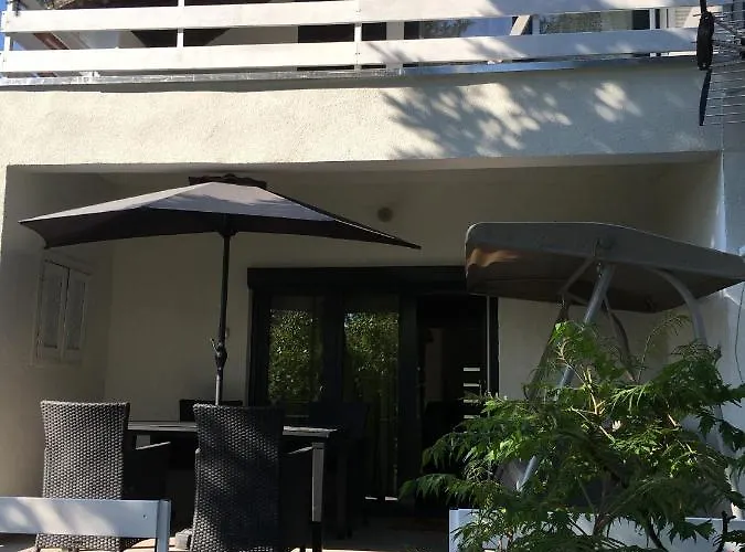 Nefelejcs アパート *